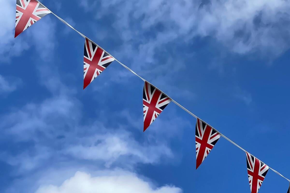 Wielka Brytania: "To niedopuszczalne, by firmy nie korzystały z fotowoltaiki"